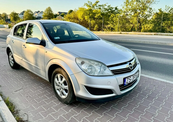 Opel Astra cena 10900 przebieg: 201300, rok produkcji 2008 z Szczecin małe 79